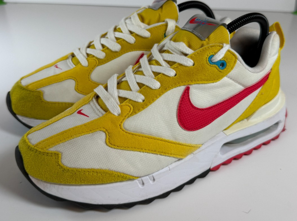 Nike Air Max Dawn Vivid Sulfur Siren Red Men's Size 8.5 Sneakers DQ7643-700